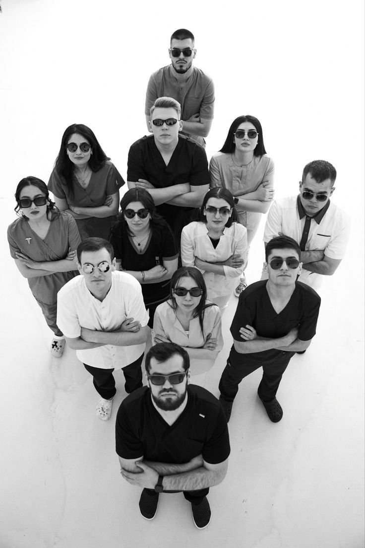Photo d'équipe corporate en studio